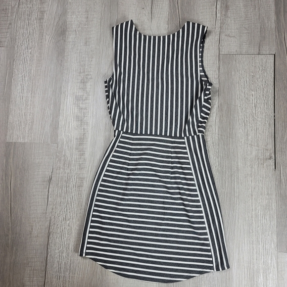 Silence + Noise | UO Striped Dress - Picture 3 of 9